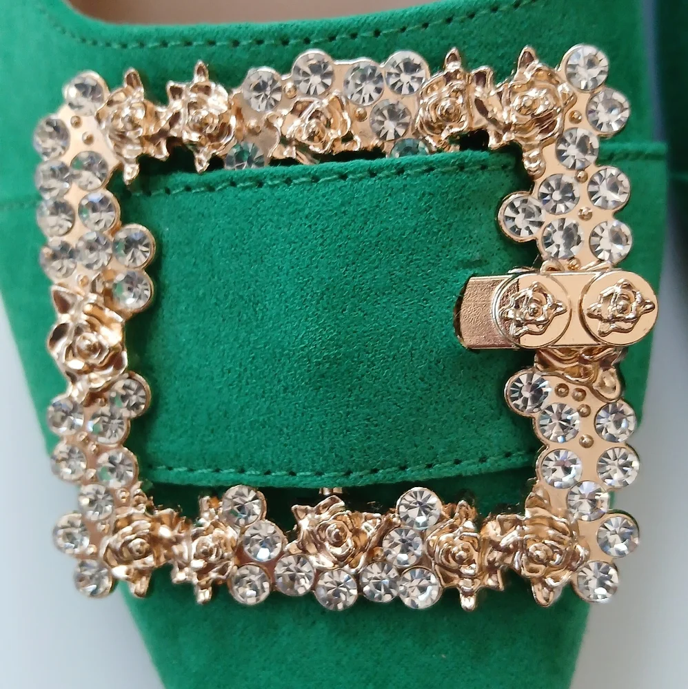 NWOT Elegant Green Faux Suede Women's Shoes with Gold-tone Embellished Buckle - Picture 2 of 8